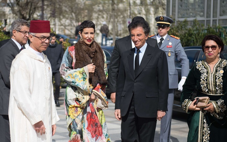 Le serviteur du Makhzen Jack Lang avec la sœur du roi Mohammed VI à l'IMA. D. R.